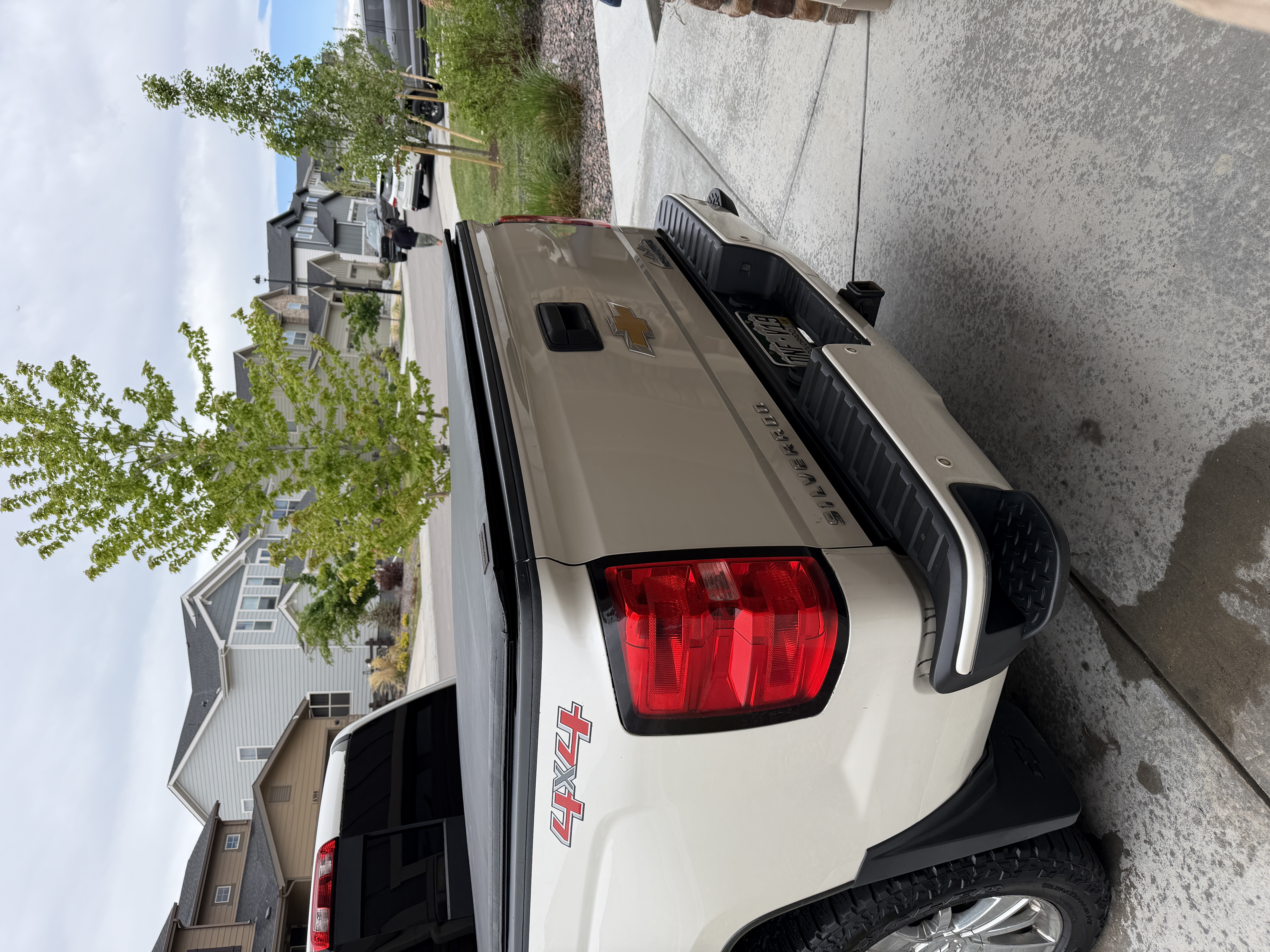 Used 2015 Chevrolet Silverado 1500 High Country w/ High Country Premium Package AWD/4WD image 6
