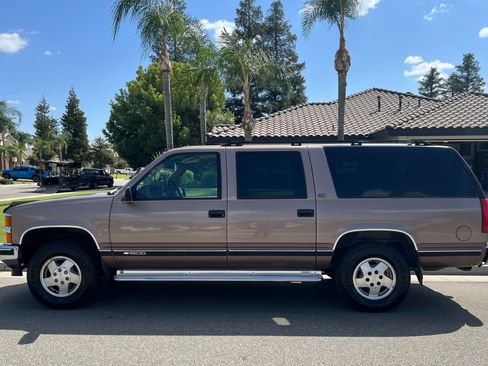 Used 1994 Chevrolet Suburban 4WD image 13