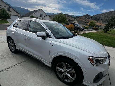 Used 2019 Audi Q3 2.0T Premium Plus w/ Premium Plus Package AWD/4WD image 14