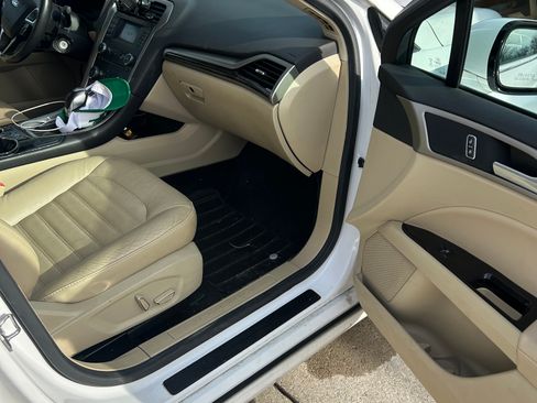 Used 2015 Ford Fusion SE w/ Equipment Group 202A image 17