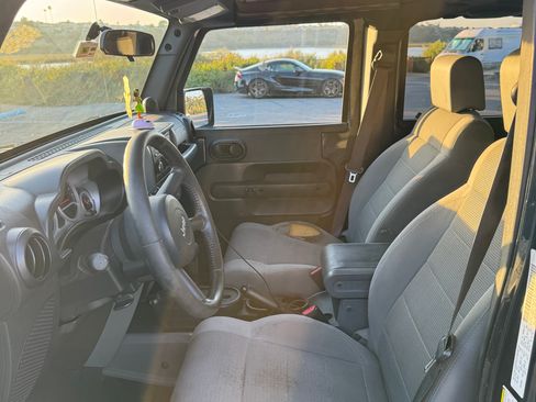 Used 2007 Jeep Wrangler Unlimited Sahara image 12