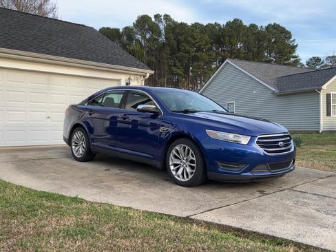 Used 2013 Ford Taurus Limited image 1