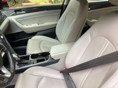 Used 2018 Hyundai Sonata Limited image 11