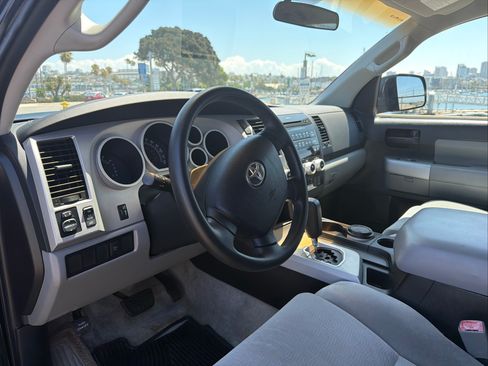 Used 2008 Toyota Sequoia SR5 w/ Towing Pkg RWD image 13