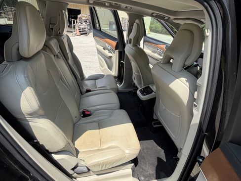 Used 2016 Volvo XC90 T6 Inscription w/ Vision Package AWD/4WD image 17