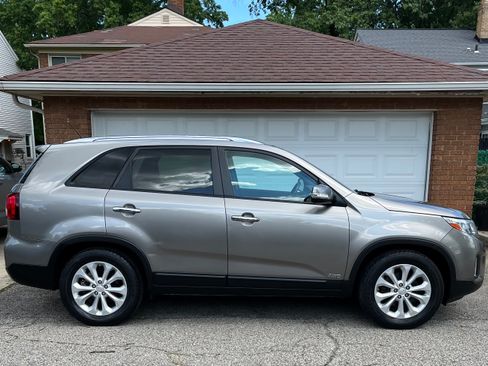 Used 2015 Kia Sorento EX w/ EX V6 Touring Package AWD/4WD image 4