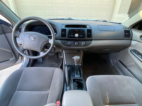 Used 2005 Toyota Camry FWD image 14