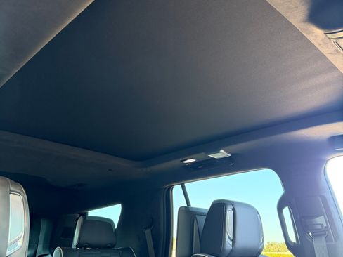 Used 2026 Cadillac Escalade V w/ LPO, ONYX Package image 27