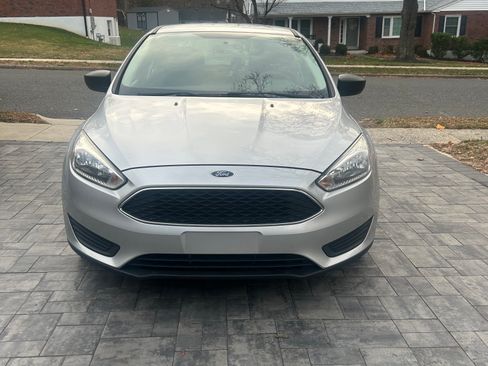 Used 2017 Ford Focus S image 2