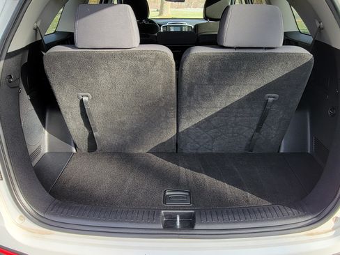 Used 2016 Kia Sorento LX image 16