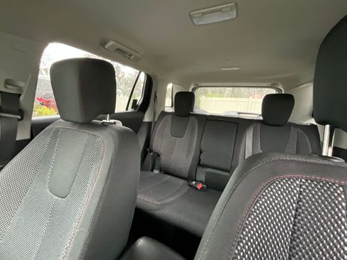 Used 2017 GMC Terrain SLE image 9