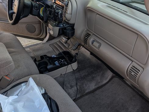 Used 1999 GMC Suburban 2WD w/ Marketing Opt Pkg 2 image 12