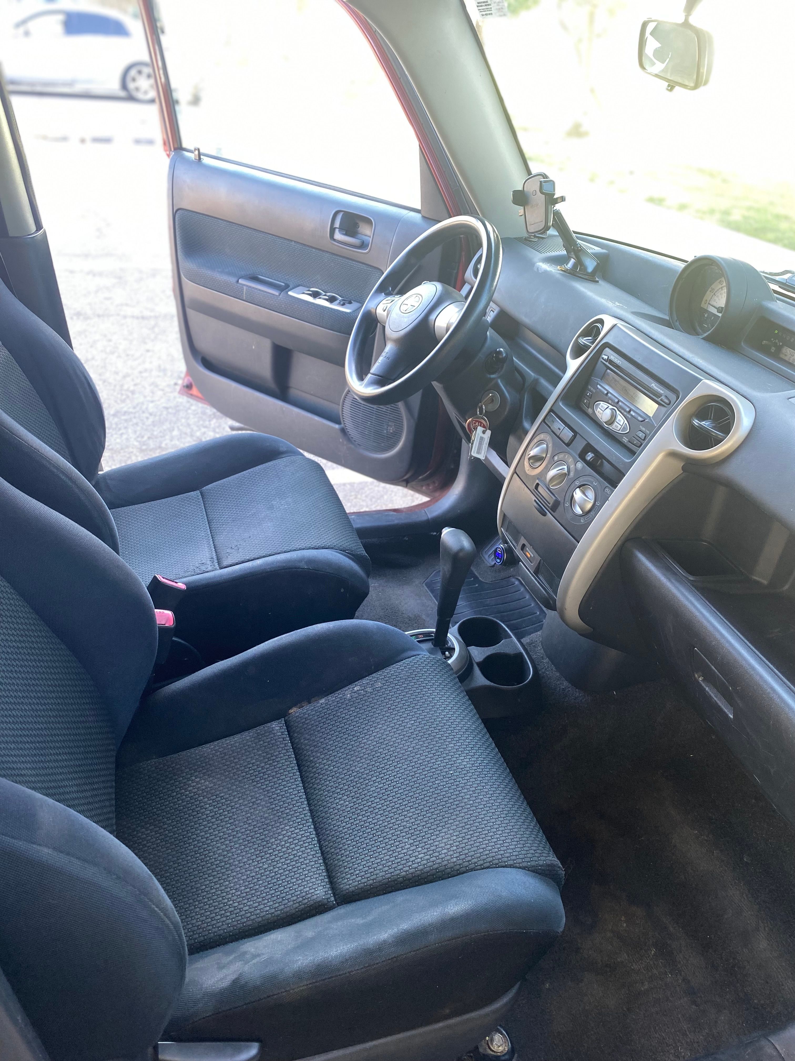 Used 2006 Scion xB FWD image 8