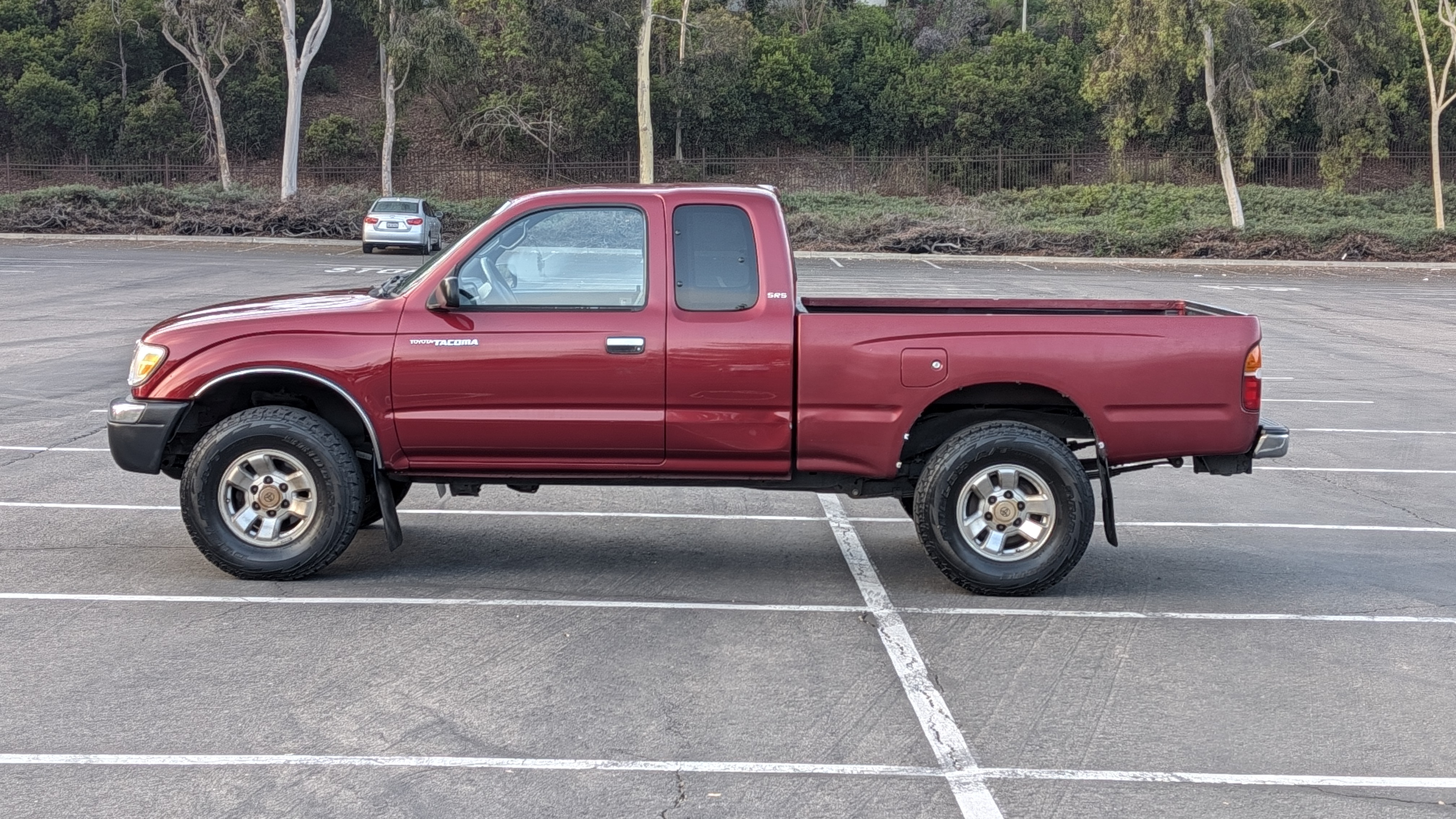 Used 1999 Toyota Tacoma 4x4 Xtracab V6 w/ SR5 Pkg image 9