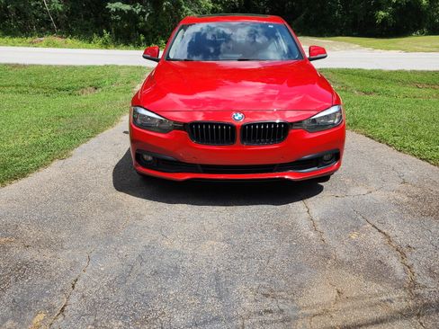 Used 2017 BMW 320i Sedan RWD image 1