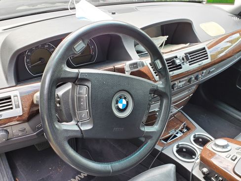 Used 2005 BMW 745i image 2