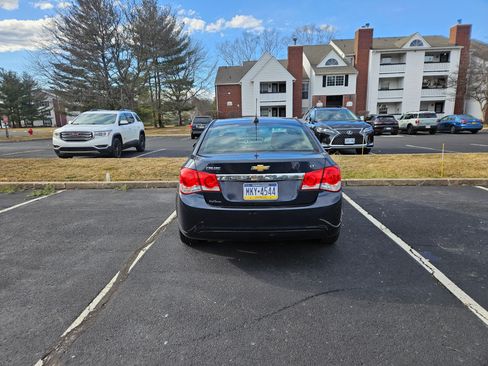 Used 2016 Chevrolet Cruze LT image 4
