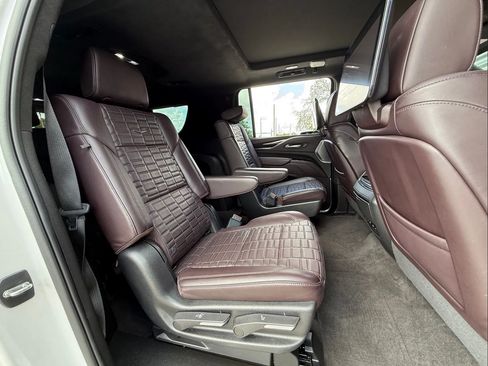 Used 2022 Cadillac Escalade ESV Sport Platinum w/ Heavy-Duty Trailer Package image 9