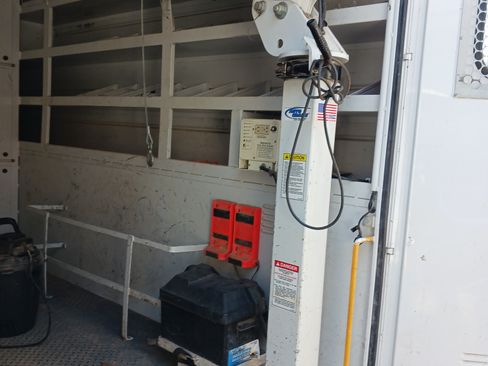 Used 2015 Ford F550 2WD Regular Cab Super Duty image 5