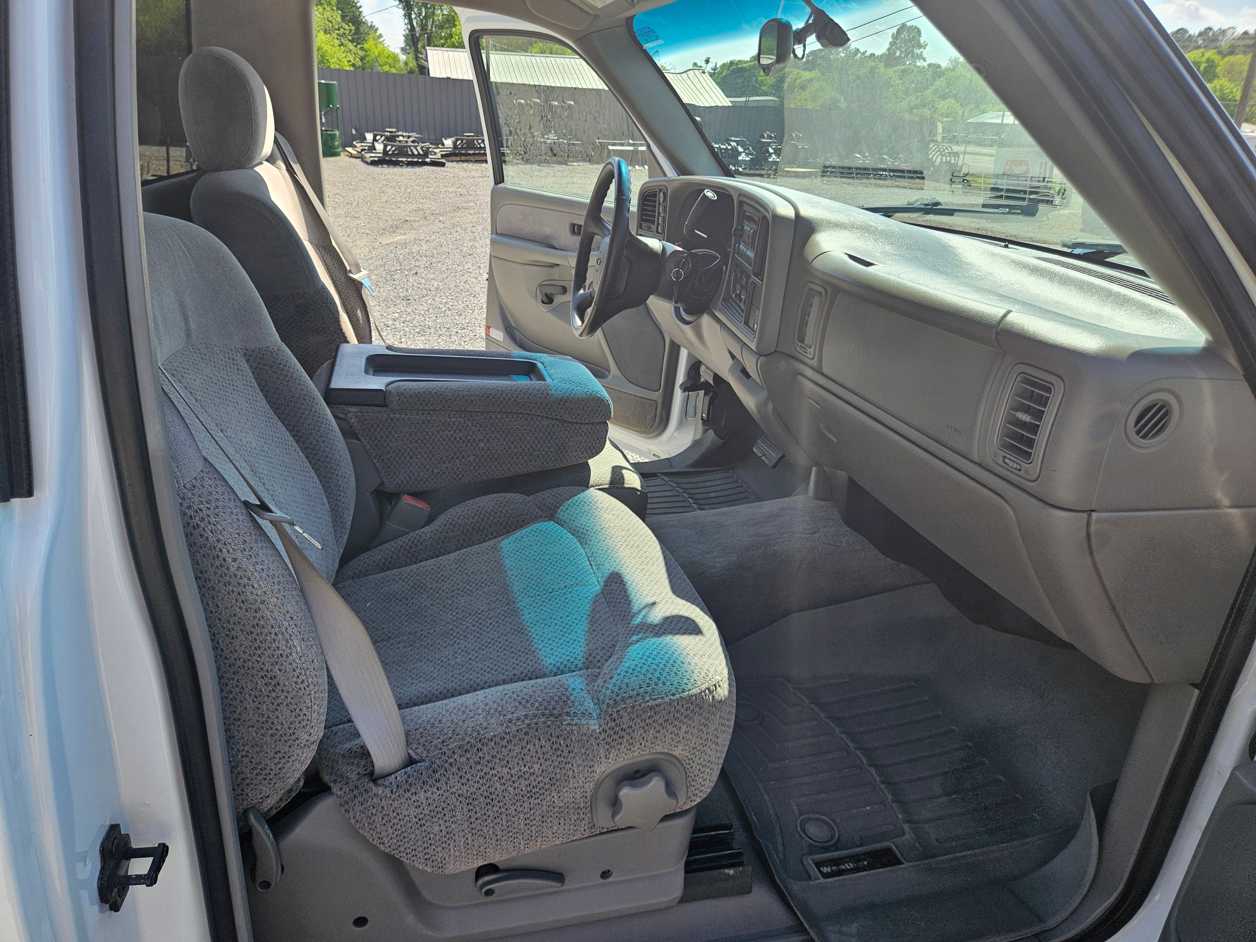 Used 1999 Chevrolet Silverado 1500 LS w/ Off-Road Chassis Pkg AWD/4WD image 13