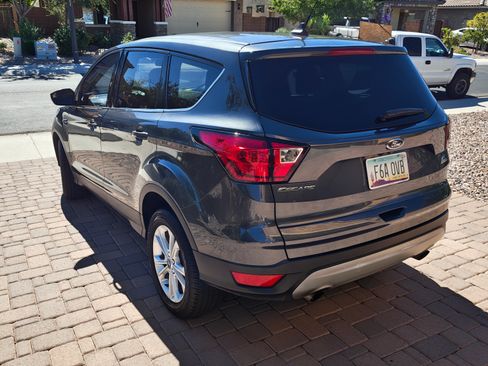 Used 2019 Ford Escape SE image 14