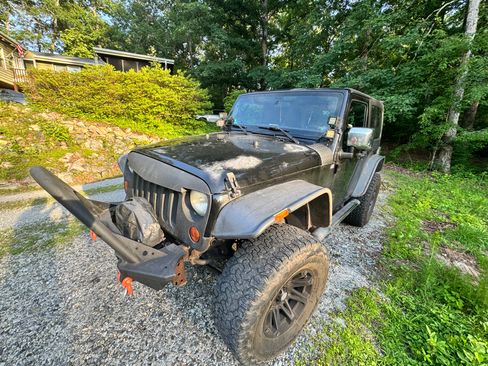 Used 2011 Jeep Wrangler Sahara w/ Mopar Chrome Edition Group AWD/4WD image 13