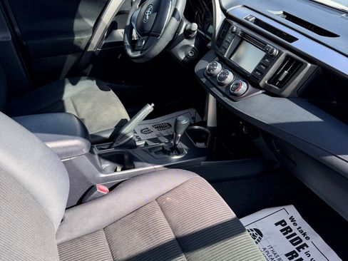 Used 2016 Toyota RAV4 LE image 10