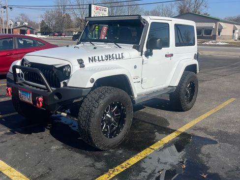 Used 2018 Jeep Wrangler Sahara w/ Connectivity Group image 1