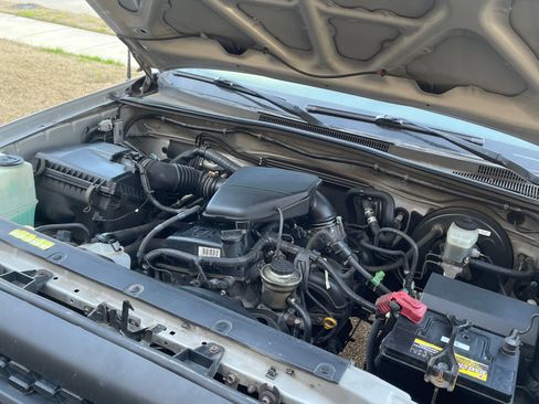 Used 2005 Toyota Tacoma PreRunner image 6