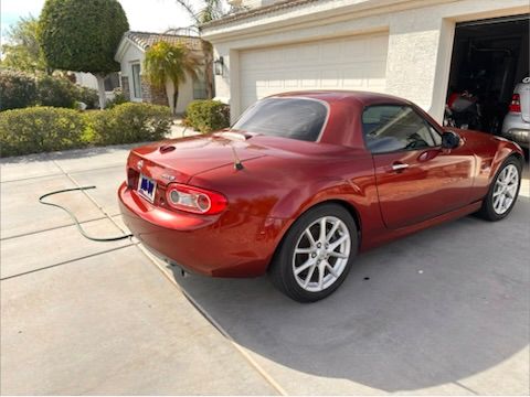 Used 2011 MAZDA MX-5 Miata Grand Touring w/ Premium Pkg RWD image 11