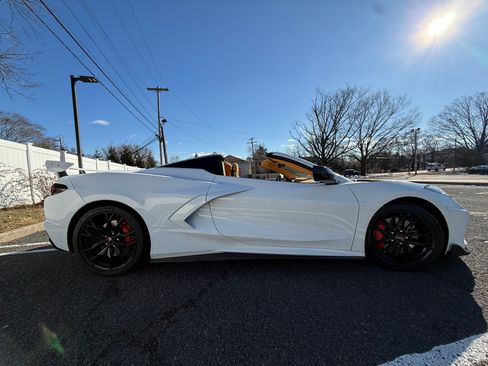 Used 2023 Chevrolet Corvette Stingray Premium Conv w/ Z51 Performance Package image 2