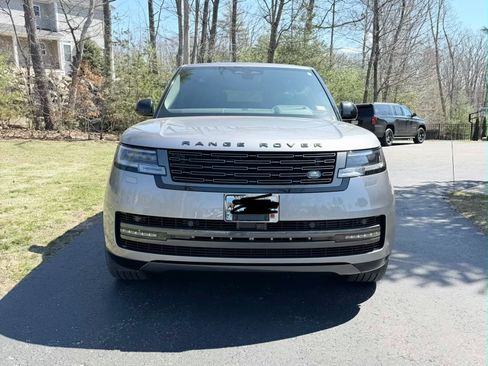 Used 2025 Land Rover Range Rover Autobiography image 4