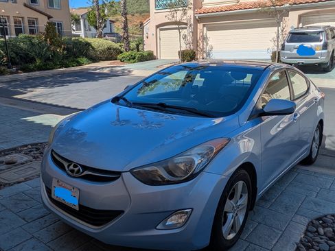 Used 2013 Hyundai Elantra GLS w/ Preferred Pkg image 10