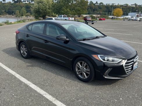 Used 2018 Hyundai Elantra Value Edition FWD image 4