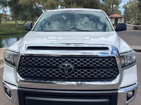 Used 2019 Toyota Tundra SR5 w/ SR5 Convenience Package RWD image 4