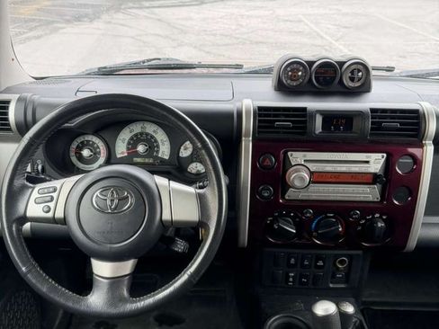 Used 2007 Toyota FJ Cruiser 4WD image 10