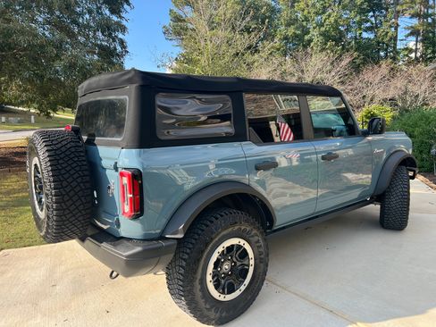 Used 2022 Ford Bronco Badlands image 2