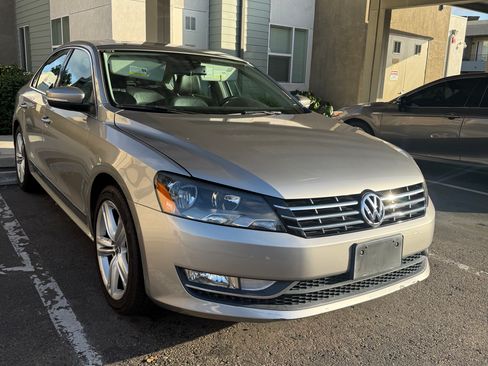 Used 2014 Volkswagen Passat 1.8T SEL Premium image 6