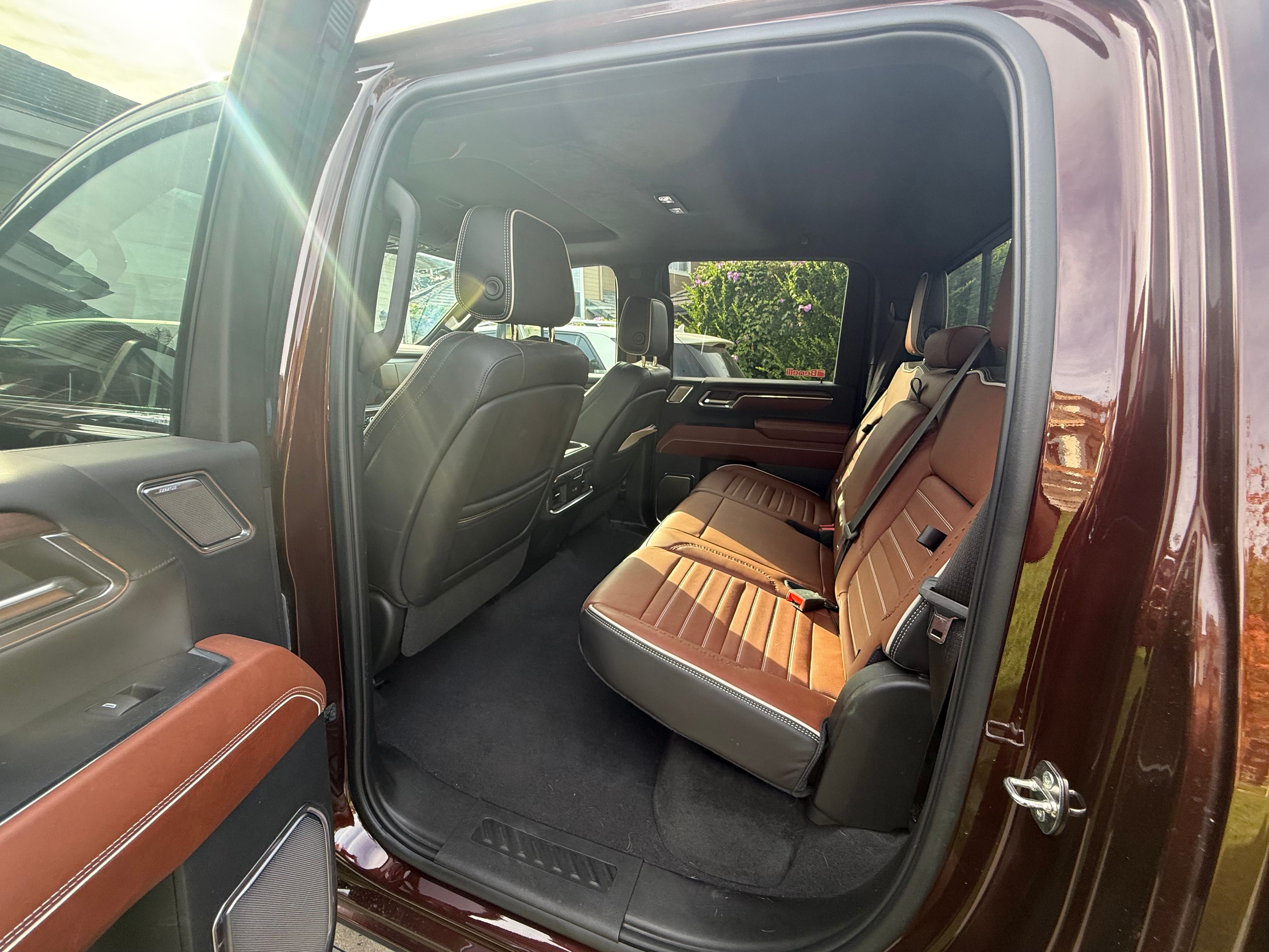 Used 2024 GMC Sierra 3500 Denali Ultimate AWD/4WD image 5