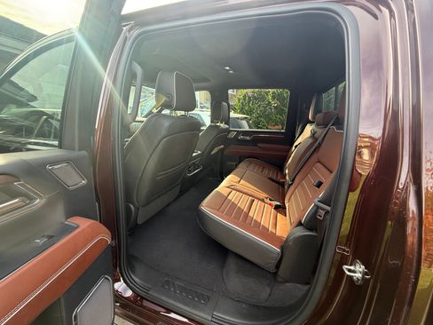 Used 2024 GMC Sierra 3500 Denali Ultimate AWD/4WD image 5