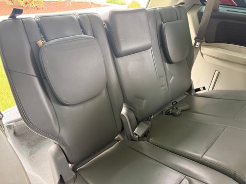 Used 2014 Volkswagen Routan SE image 15