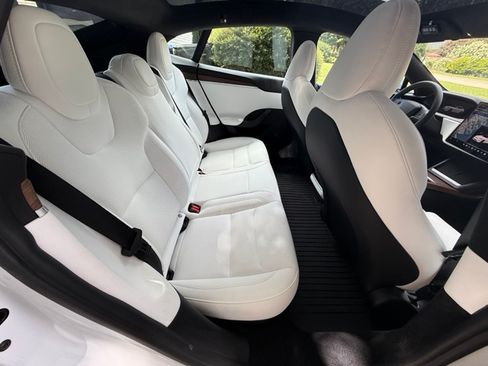 Used 2024 Tesla Model S AWD/4WD image 21