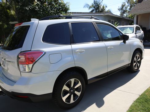 Used 2017 Subaru Forester 2.5i w/ Alloy Wheel Package AWD/4WD image 4