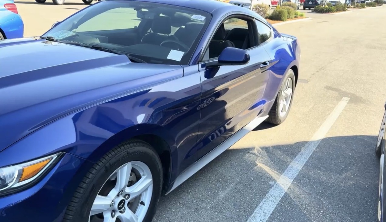 Used 2015 Ford Mustang Coupe RWD image 2