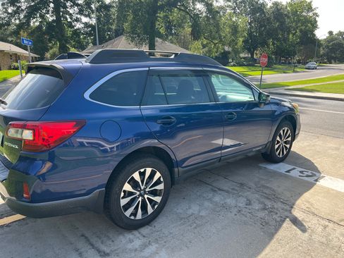 Used 2016 Subaru Outback 2.5i Limited AWD/4WD image 5