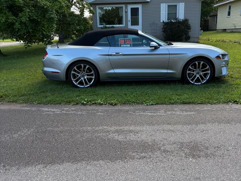 Used 2021 Ford Mustang GT Premium w/ Equipment Group 401A RWD image 1
