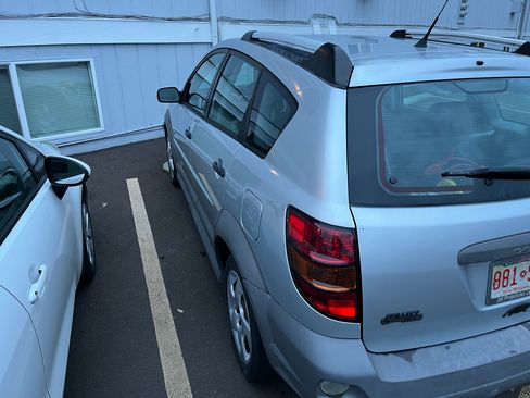 Used 2006 Pontiac Vibe w/ Preferred Package image 4