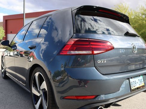 Used 2018 Volkswagen Golf 4-Door FWD image 5