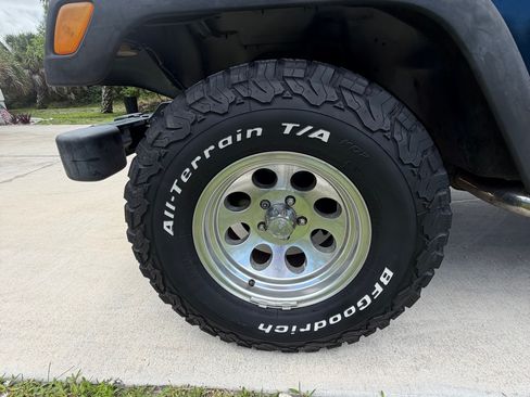 Used 2000 Jeep Wrangler SE AWD/4WD image 2