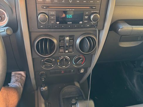 Used 2007 Jeep Wrangler Unlimited Sahara image 14